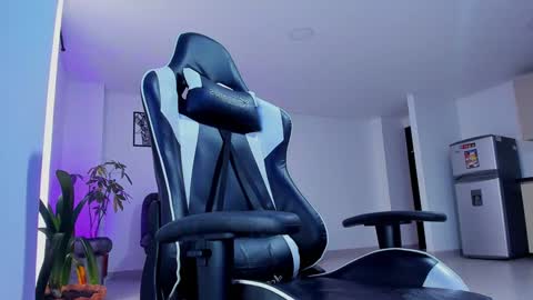 Snapshot of alexander_collin_ chatting on January 20, 1:53 pm Alex Collin online show from January 20, 1:53 pm