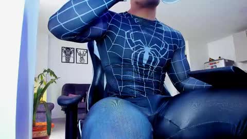 Snapshot of alexander_collin_ chatting on February 17, 1:10 pm Alex Collin online show from February 17, 1:10 pm
