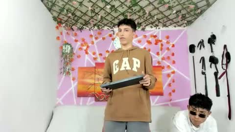 chicos hot online show from February 13, 7:10 pm