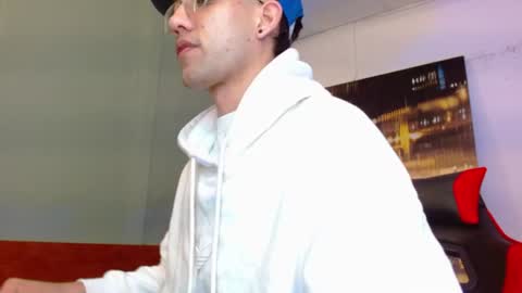 alexgiraldo__ online show from July 7, 12:09 pm