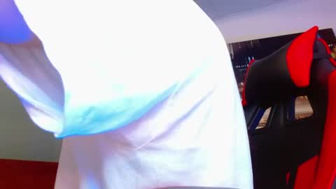 alexgiraldo__ online show from July 22, 1:30 am