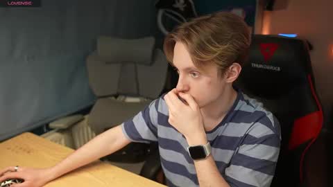 Alexycutie online show from February 15, 4:37 pm