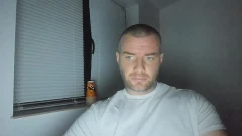 alfiesolomons87 online show from December 21, 8:21 pm