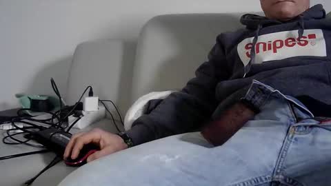 alles594462 online show from January 5, 1:36 pm