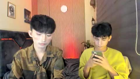 Snapshot of alluring_alpha chatting on October 4, 4:28 am kim and josh online show from October 4, 4:28 am