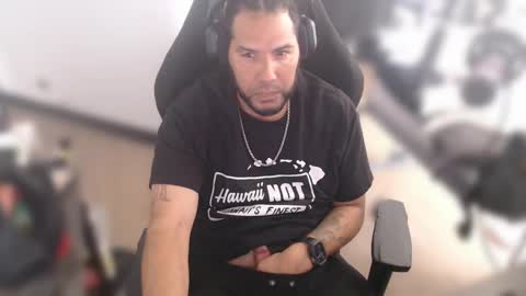 Snapshot of aloha_king chatting on February 6, 10:53 pm simplyfaded online show from February 6, 10:53 pm