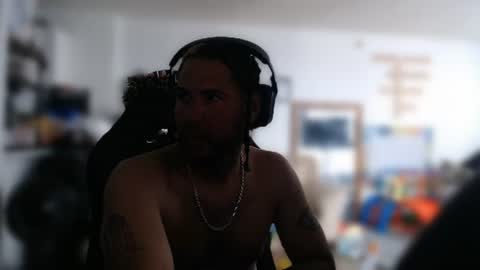 simplyfaded online show from August 1, 11:15 pm