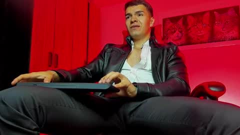 Snapshot of alpha_dominus_ chatting on September 13, 4:02 am alpha_dominus_ online show from September 13, 4:02 am