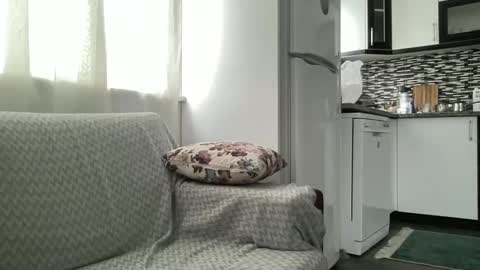 AlphAndre online show from December 16, 6:43 am