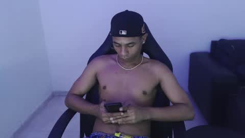 alphas_latins online show from March 15, 7:53 pm