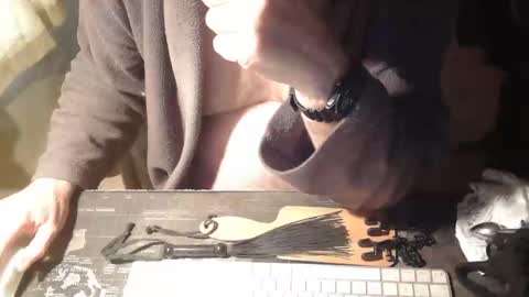 amslave4f online show from October 29, 8:50 am