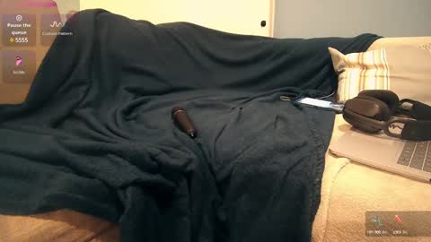 A online show from March 5, 8:55 pm