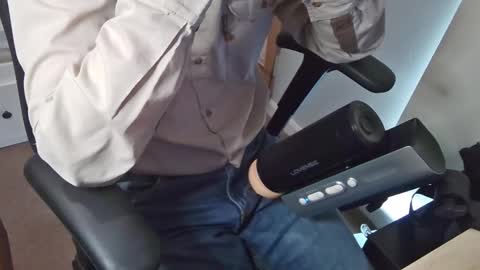 A online show from March 13, 10:12 am