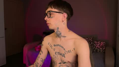 simon online show from September 8, 6:40 pm