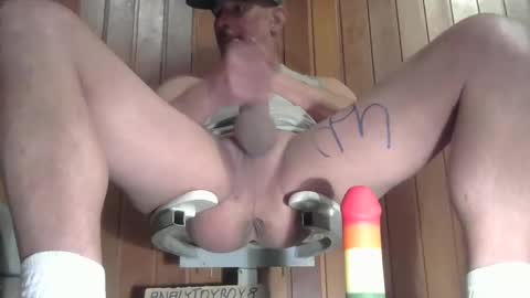 Analytoyboy8 online show from February 5, 8:25 pm