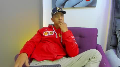 Snapshot of andre_blow chatting on October 1, 11:36 am Andre Blow online show from October 1, 11:36 am