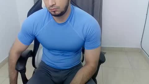 Snapshot of andres180950734 chatting on September 25, 11:20 am andres180950734 online show from September 25, 11:20 am