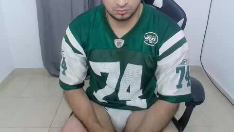Snapshot of andres180950734 chatting on October 20, 11:25 am andres180950734 online show from October 20, 11:25 am
