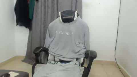 andres180950734 online show from July 6, 11:16 pm