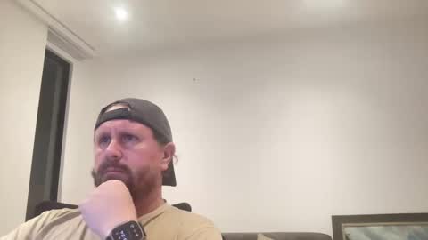 andres19807342 online show from February 24, 1:24 am