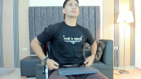 andres_stud online show from September 15, 4:47 am