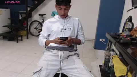 Andres Dean online show from December 7, 12:09 am