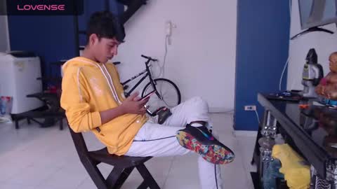 Andres Dean online show from February 10, 5:19 pm