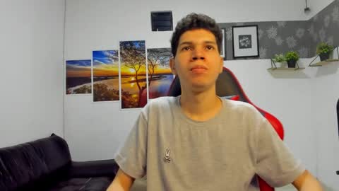 andrew_2811 online show from November 2, 4:17 am