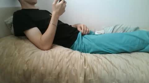 Snapshot of andrew_idk0g chatting on September 29, 7:18 am Andrew online show from September 29, 7:18 am