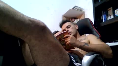 andrew_jaay online show from December 3, 2:06 am