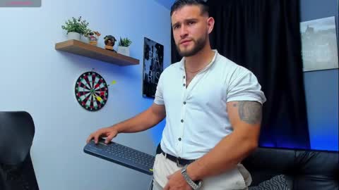 Andrew Diaz online show from February 12, 12:58 am