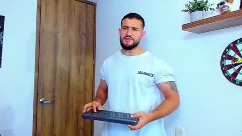 Andrew Diaz online show from October 3, 5:34 am