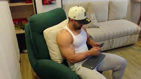 Andrew online show from October 23, 2:37 am