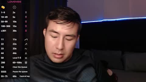 andrewmhilton_ online show from September 26, 7:28 am