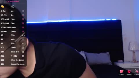 andrewmhilton_ online show from January 26, 9:29 pm