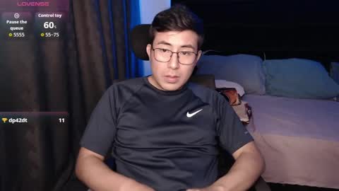 andrewmhilton_ online show from April 10, 6:53 am