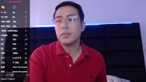 andrewmhilton_ online show from January 1, 4:18 pm