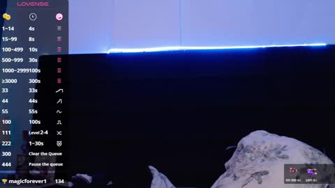 andrewmhilton_ online show from January 3, 6:11 am