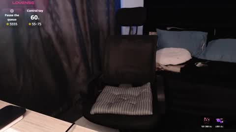 andrewmhilton_ online show from February 10, 11:20 pm