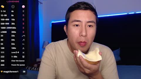 andrewmhilton_ online show from March 2, 4:18 am