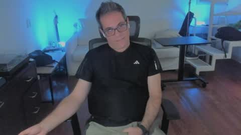 Andrew online show from April 25, 2:25 pm