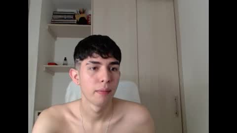 Snapshot of andy19_hot chatting on September 19, 4:24 am andy19_hot online show from September 19, 4:24 am