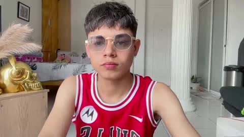 Andy online show from April 10, 4:14 pm