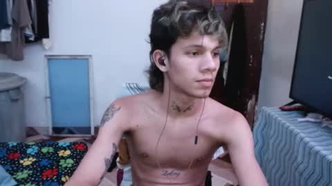 andy_dan1 online show from May 25, 8:20 am
