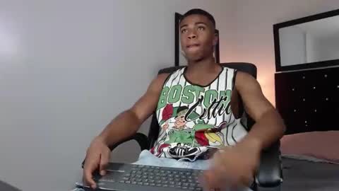 andy_smith333 online show from March 8, 1:37 am