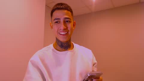 andy_xtralarge online show from February 18, 7:21 pm