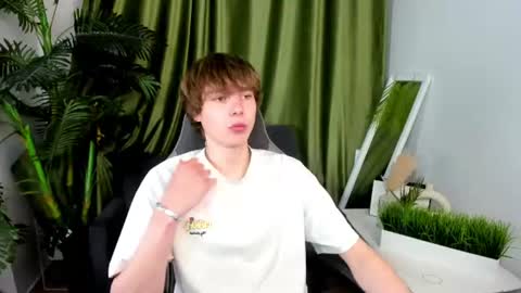 Mandy and Andy online show from June 24, 8:33 pm