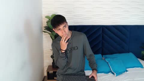 Andy Joy  online show from January 4, 11:43 am