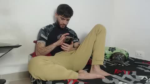 Snapshot of angel_damons_ chatting on October 18, 3:50 pm Angel Damons online show from October 18, 3:50 pm