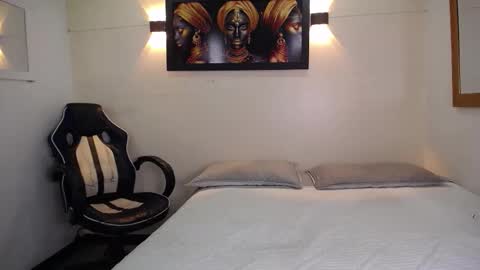 Angel Dusstt online show from December 5, 6:26 pm